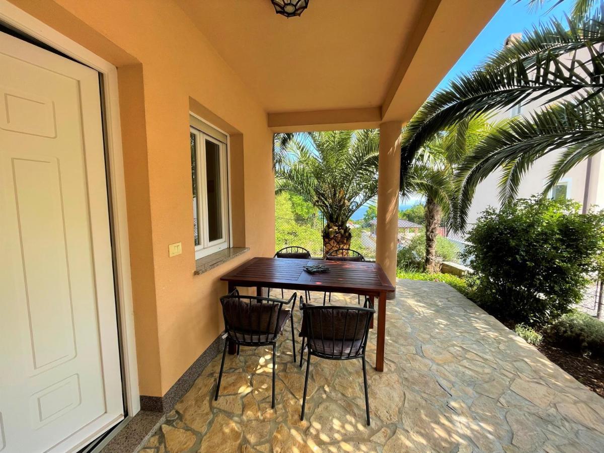 Grand Pool Apartment Ika-Opatija Eksteriør billede