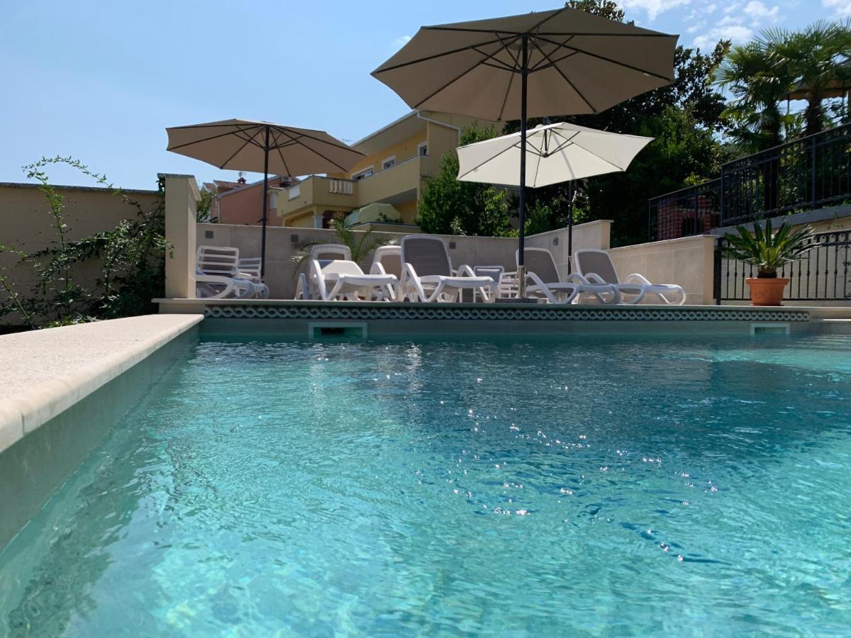 Grand Pool Apartment Ika-Opatija Eksteriør billede