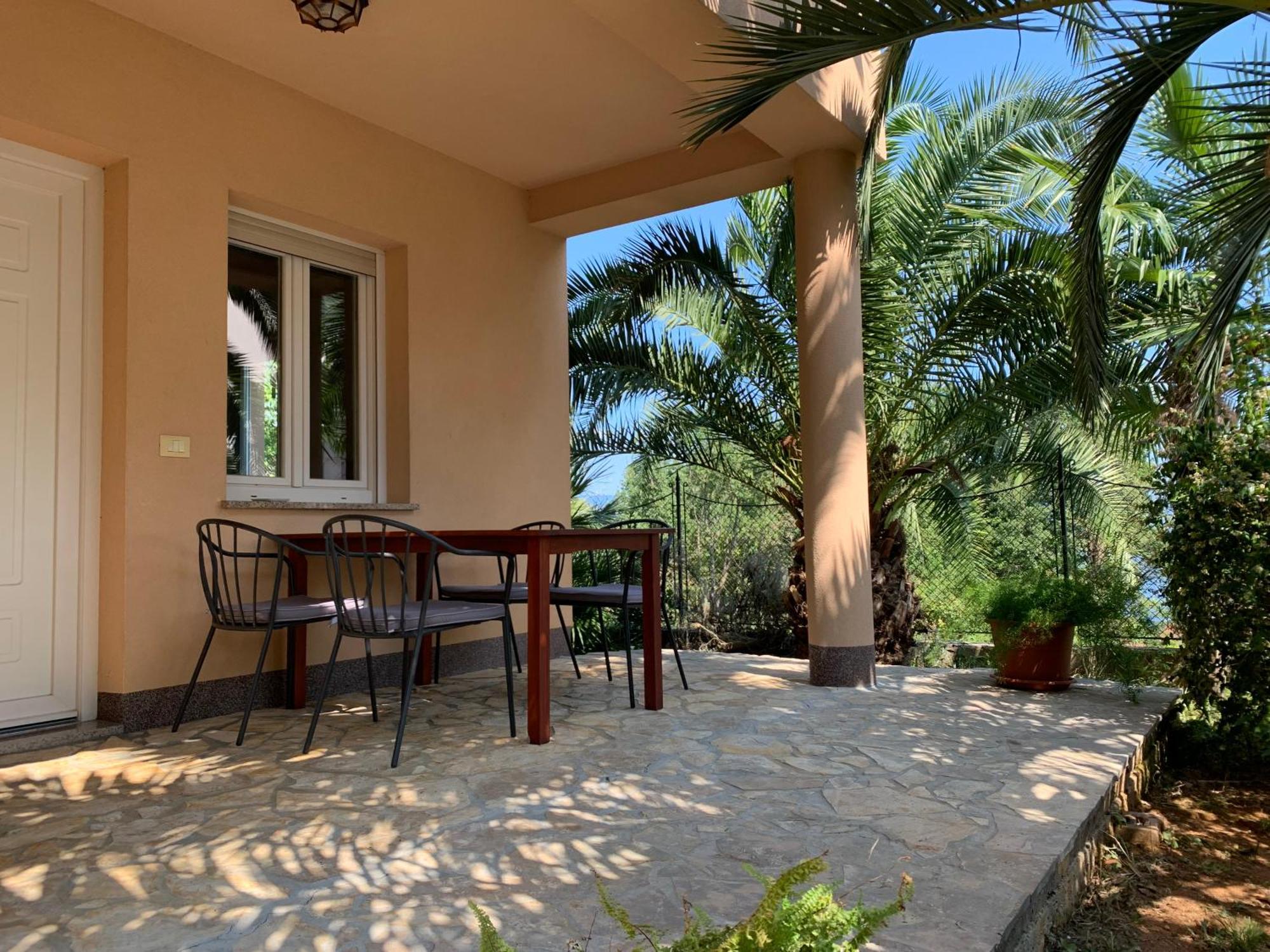 Grand Pool Apartment Ika-Opatija Eksteriør billede