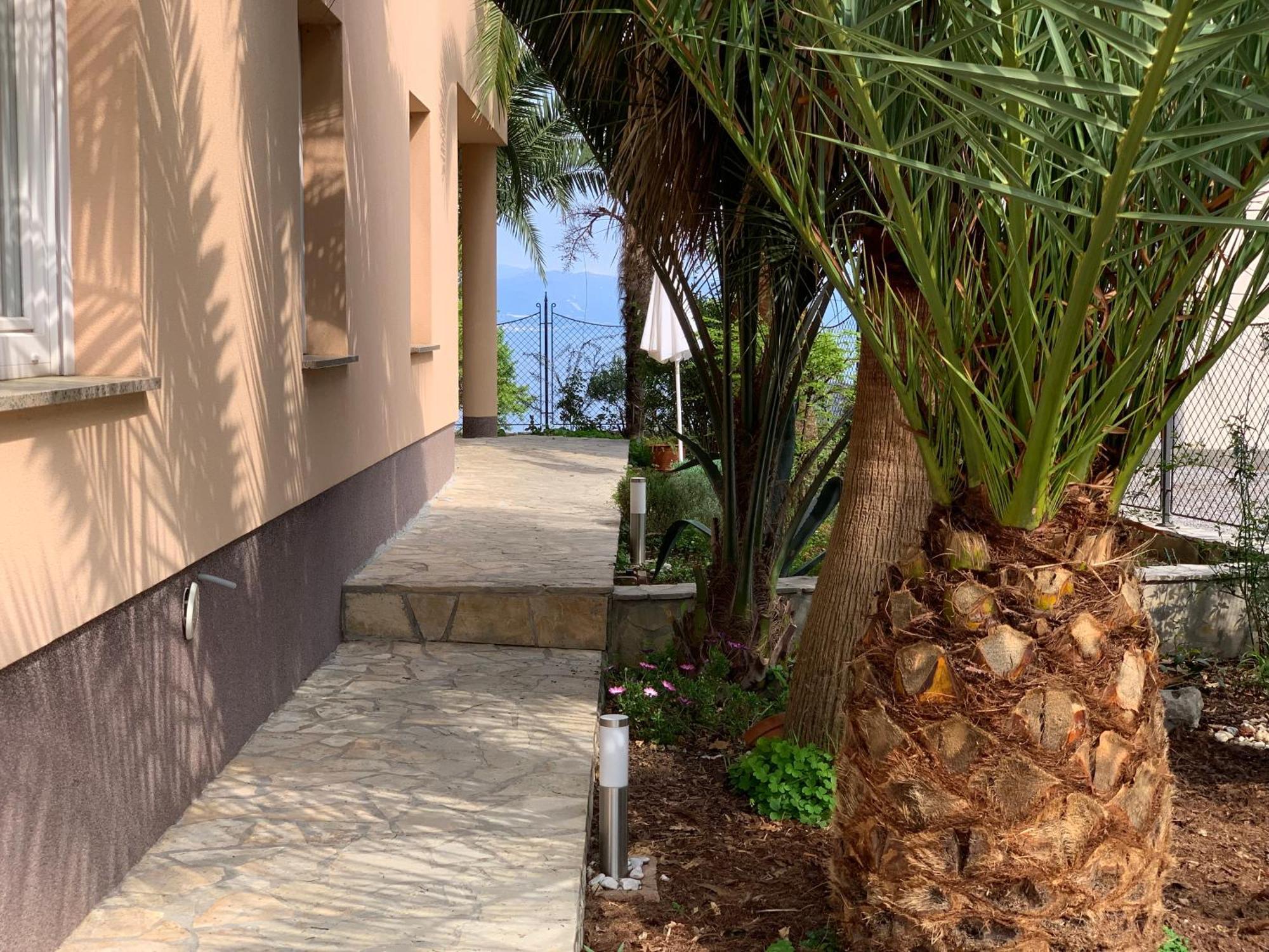 Grand Pool Apartment Ika-Opatija Eksteriør billede