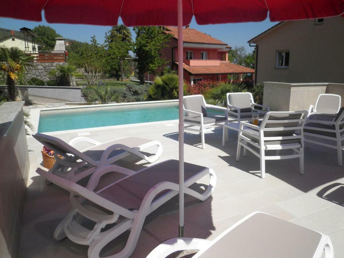 Grand Pool Apartment Ika-Opatija Eksteriør billede