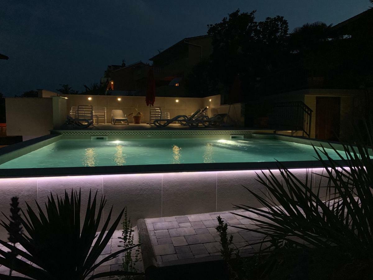 Grand Pool Apartment Ika-Opatija Eksteriør billede